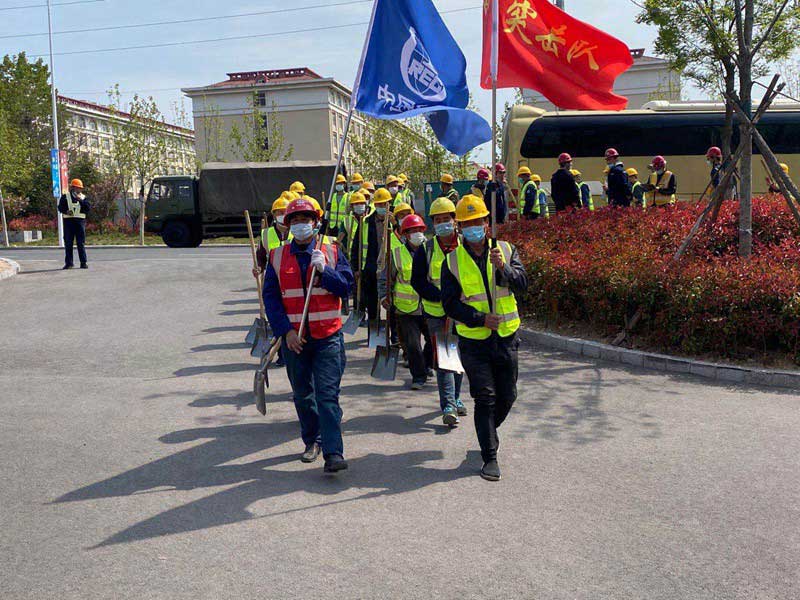 中鐵建工集團山東公司馳援青島小珠山火救災，踐行央企責任